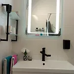 1 Apartment