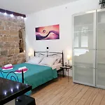 1 Apartment