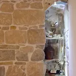 1 Apartment *