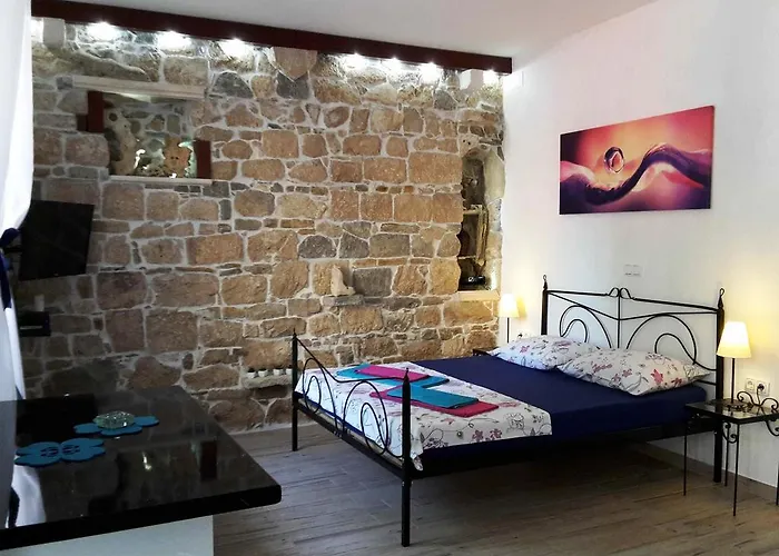 1 Apartment