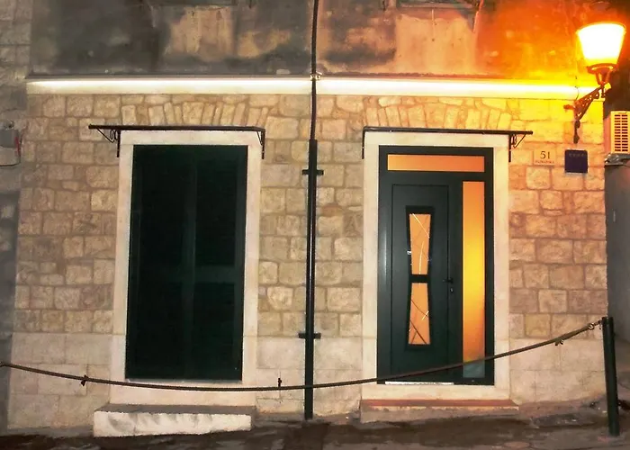 1 Apartment
