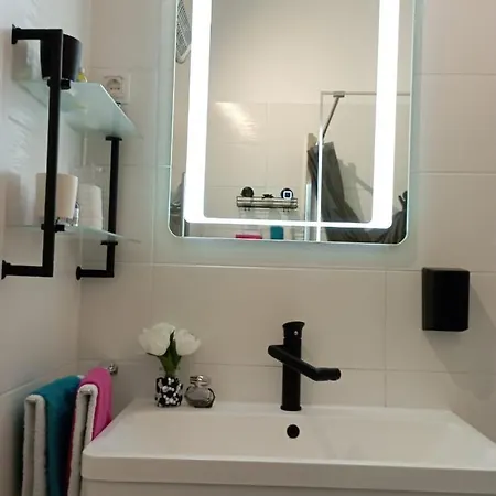 1 Apartment