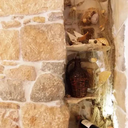 1 Apartment *